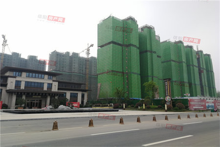 龙都杨春家园，套三，带附房，急售！